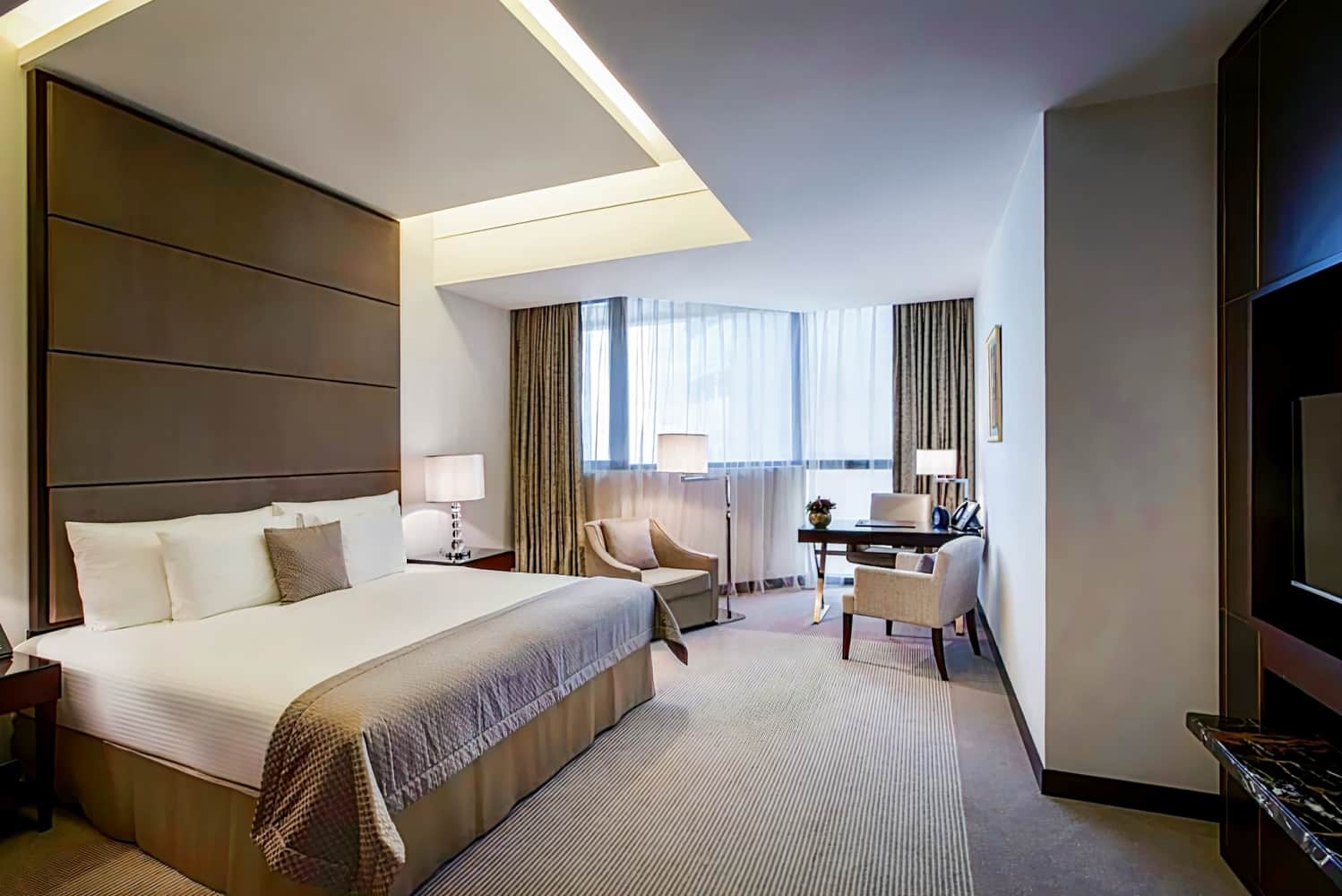 Bab Al Qasr Hotel