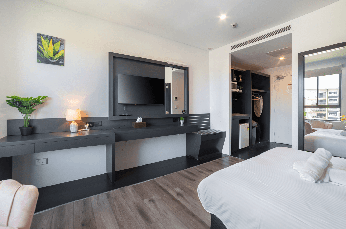 Motel 10