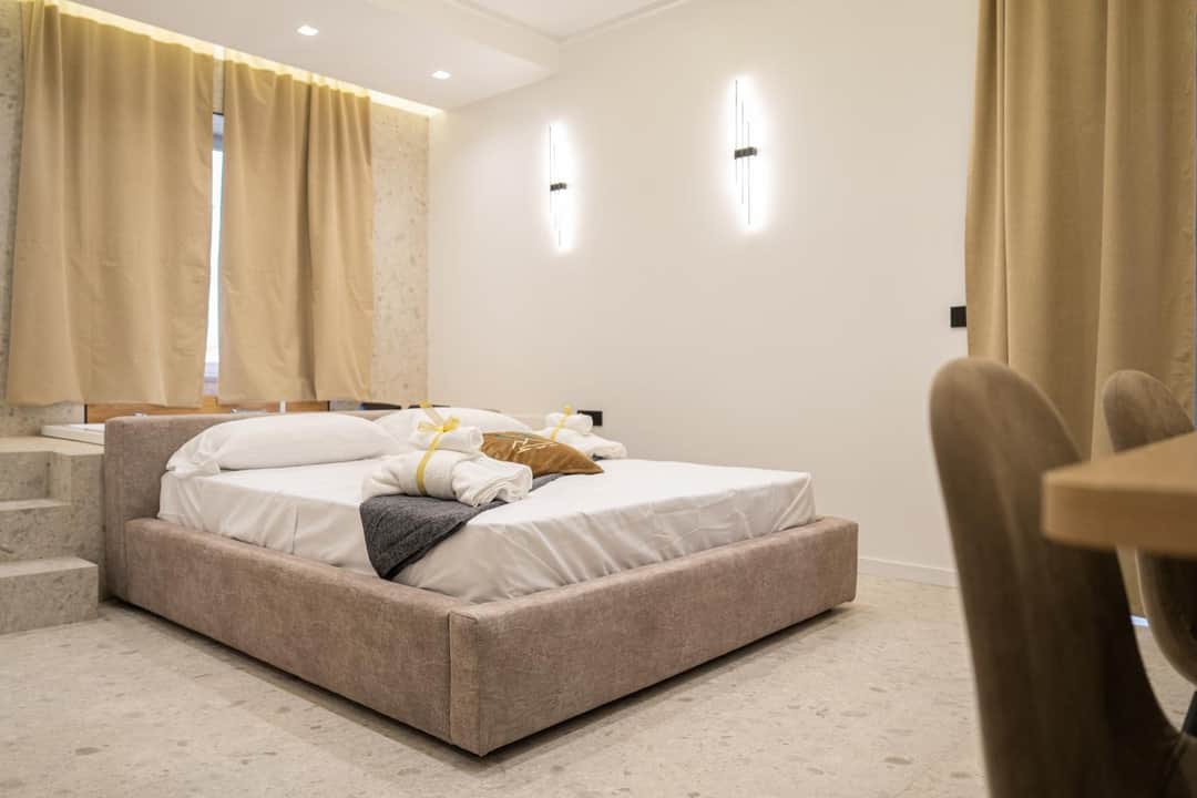 Napolitano Rooms