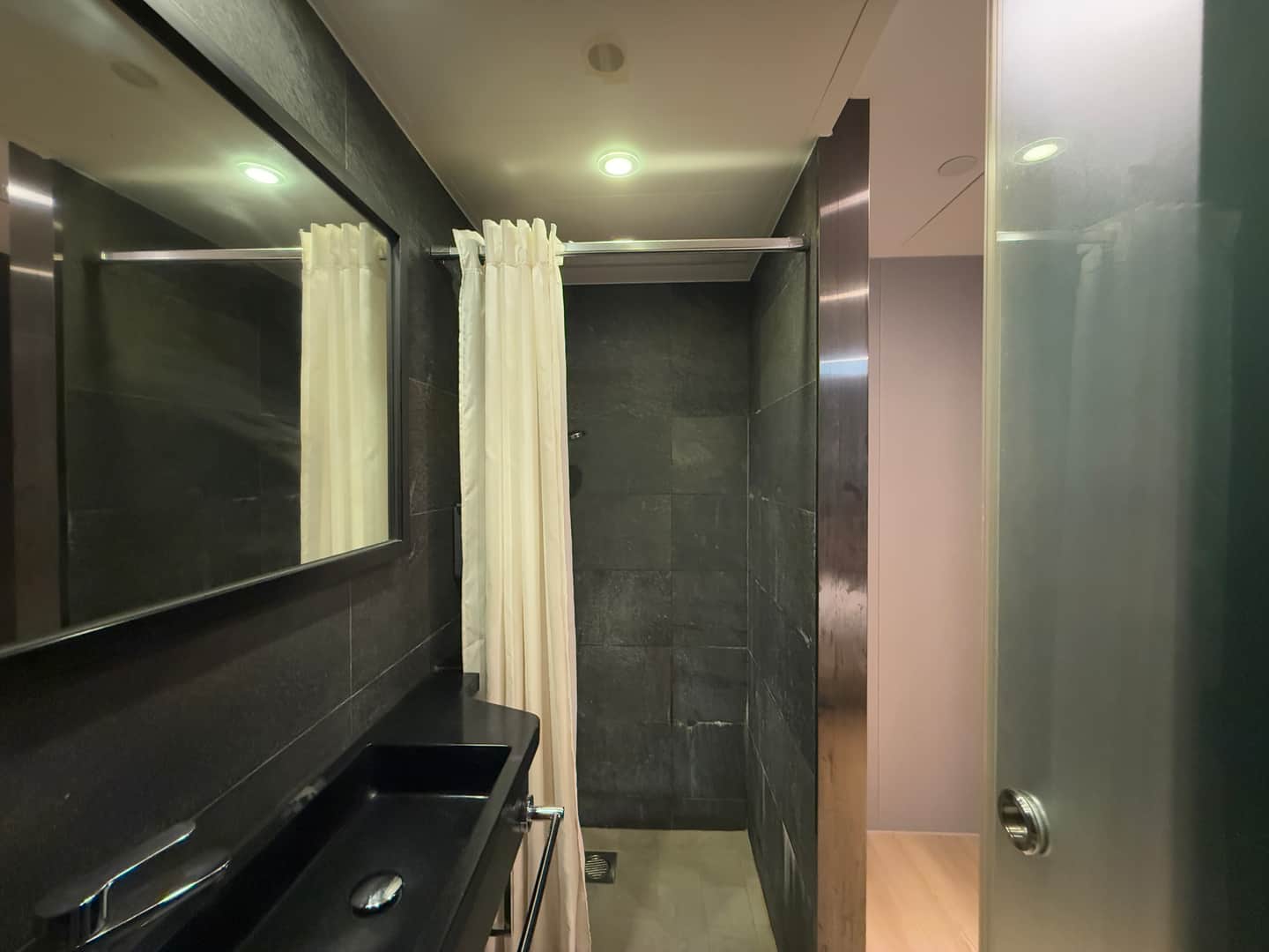 Noble Park Hotel