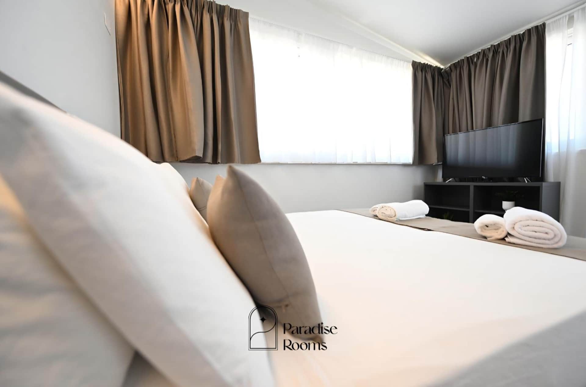 Hotel Paradise Rooms