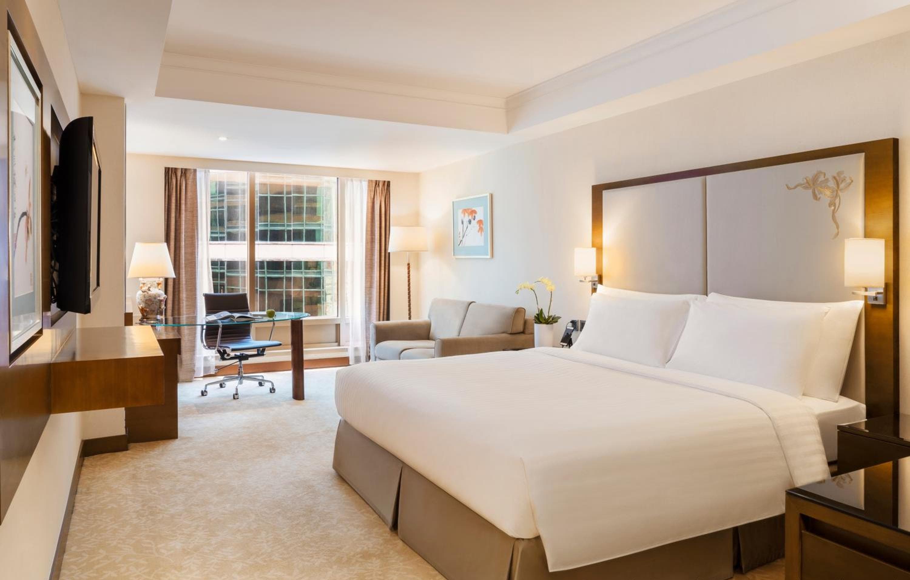 The Royal Pacific Hotel & Towers