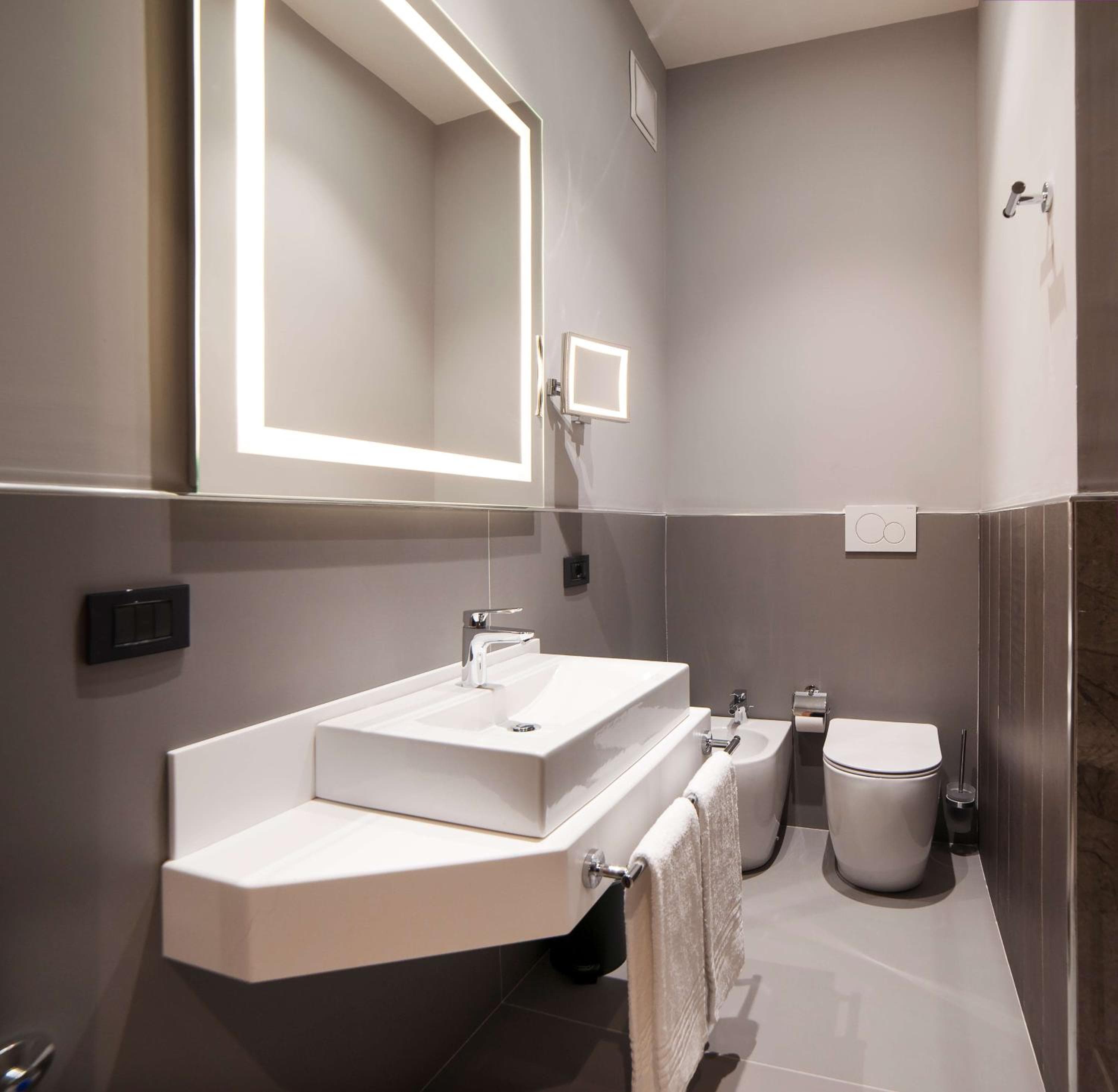 Radisson Hotel Nola Naples