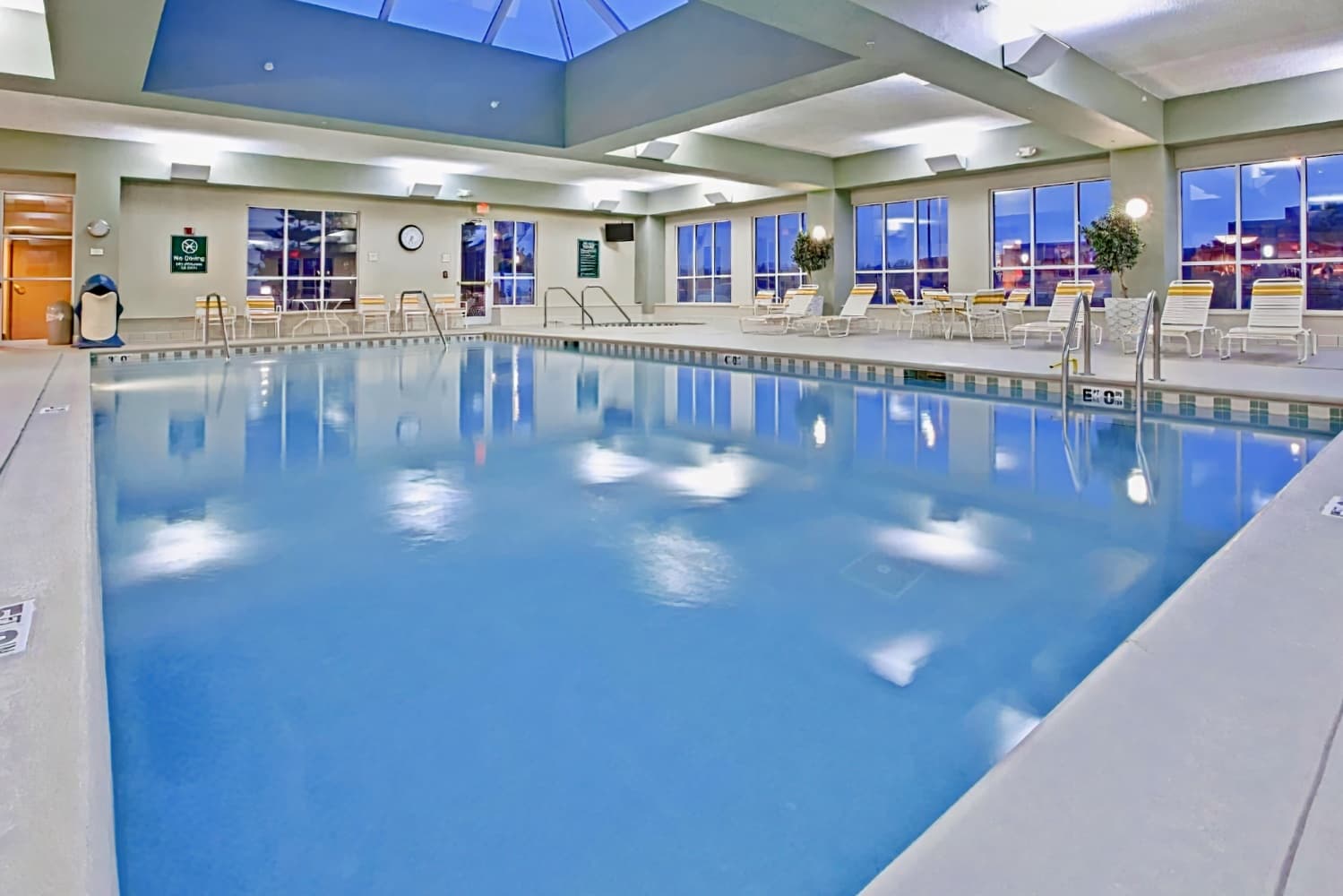 La Quinta Inn & Suites by Wyndham Bannockburn-Deerfield