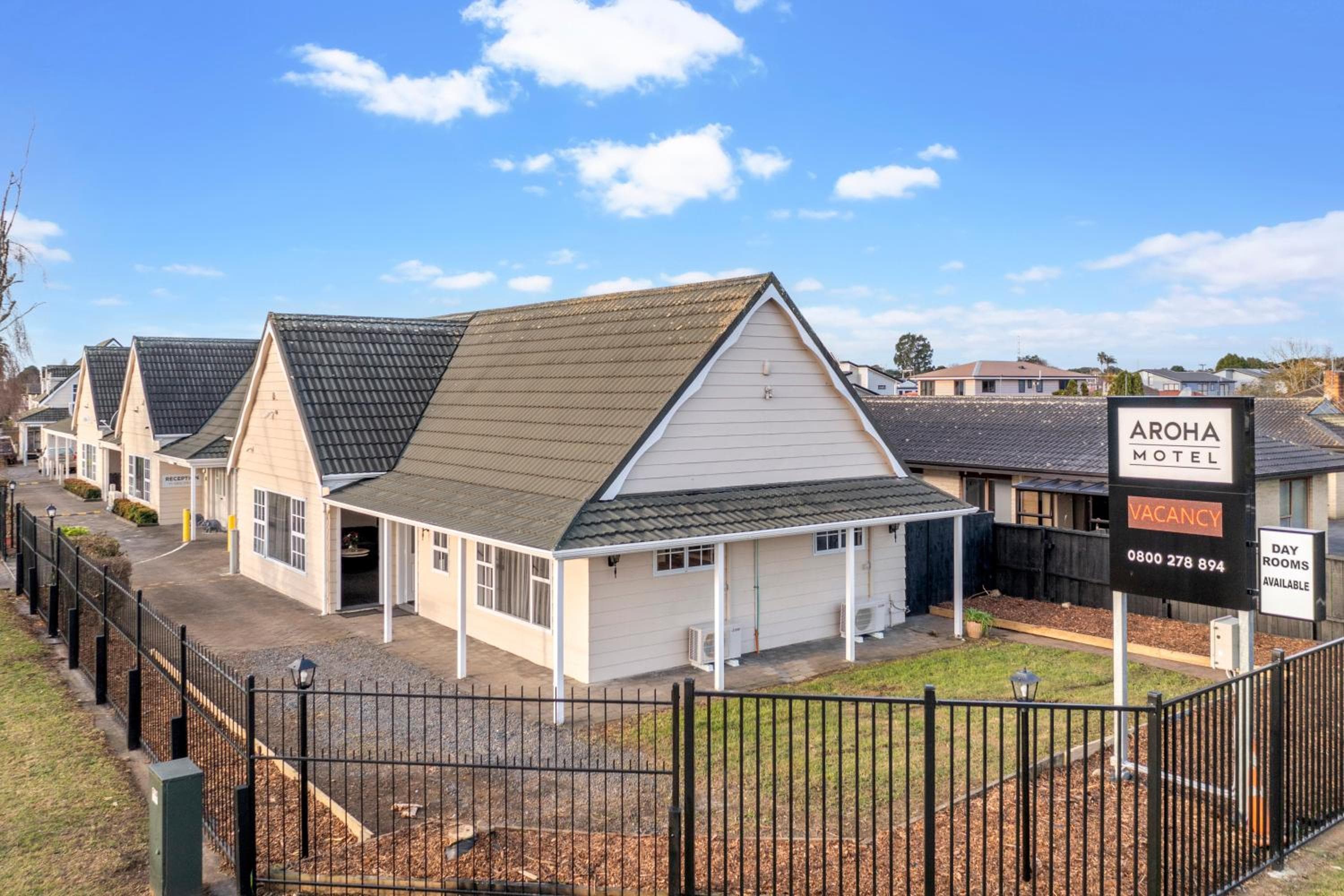 Aroha Motel & Apartments