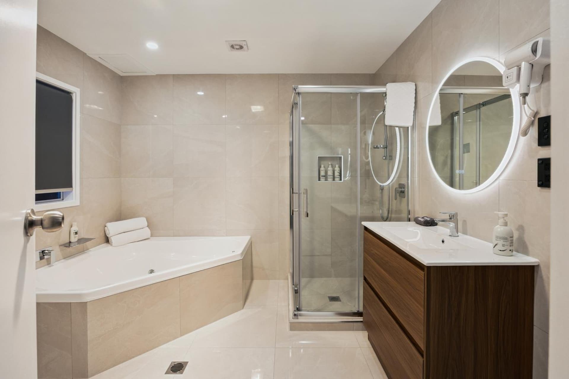 Aroha Motel & Apartments