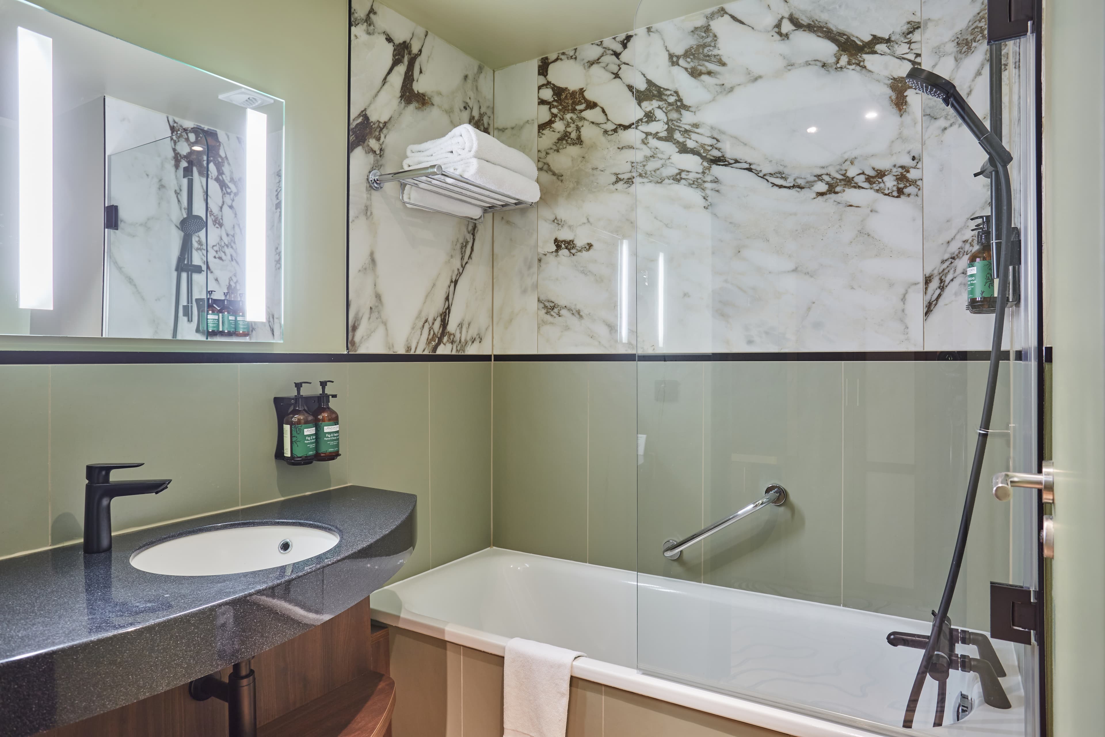 voco Paris - Porte de Clichy, an IHG Hotel