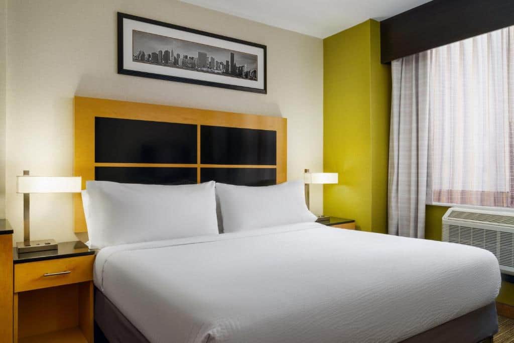 Holiday Inn Express Wall Street