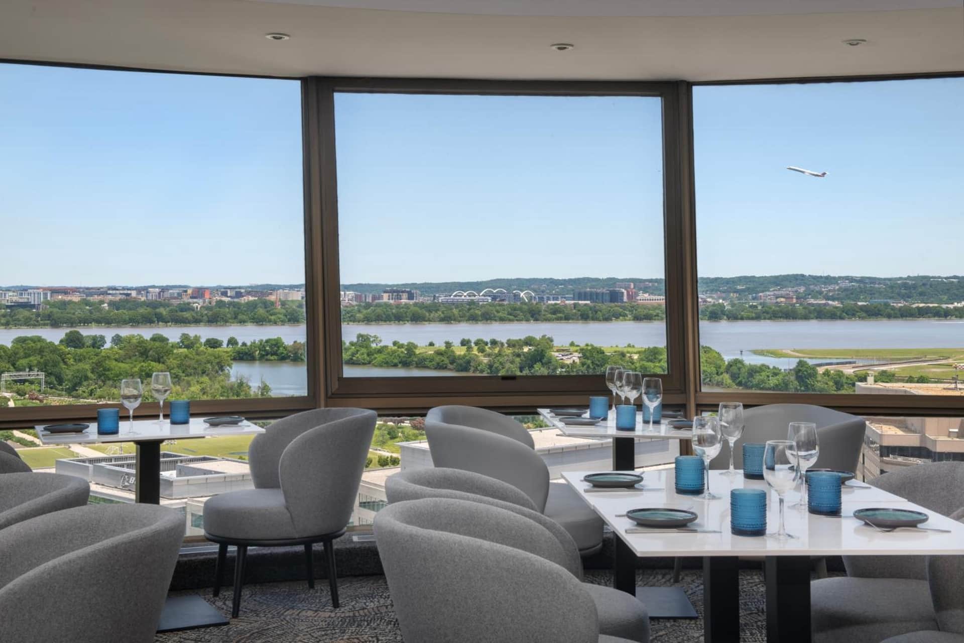 DoubleTree by Hilton Washington DC - Crystal City