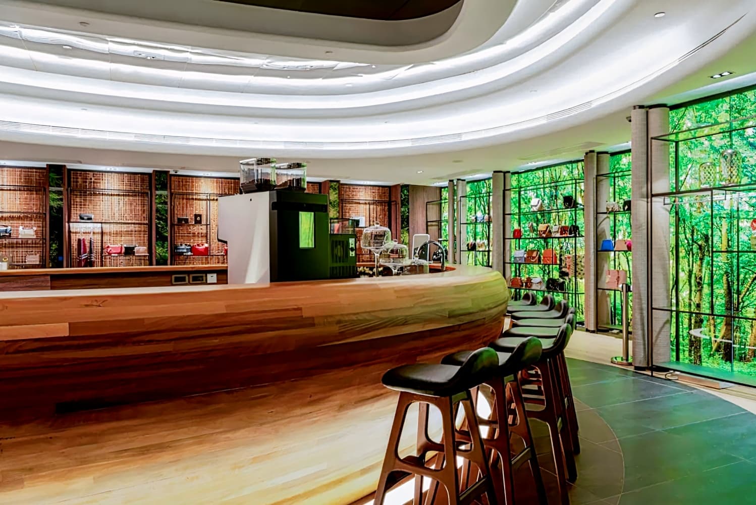 Oasis Avenue - a GDH Hotel