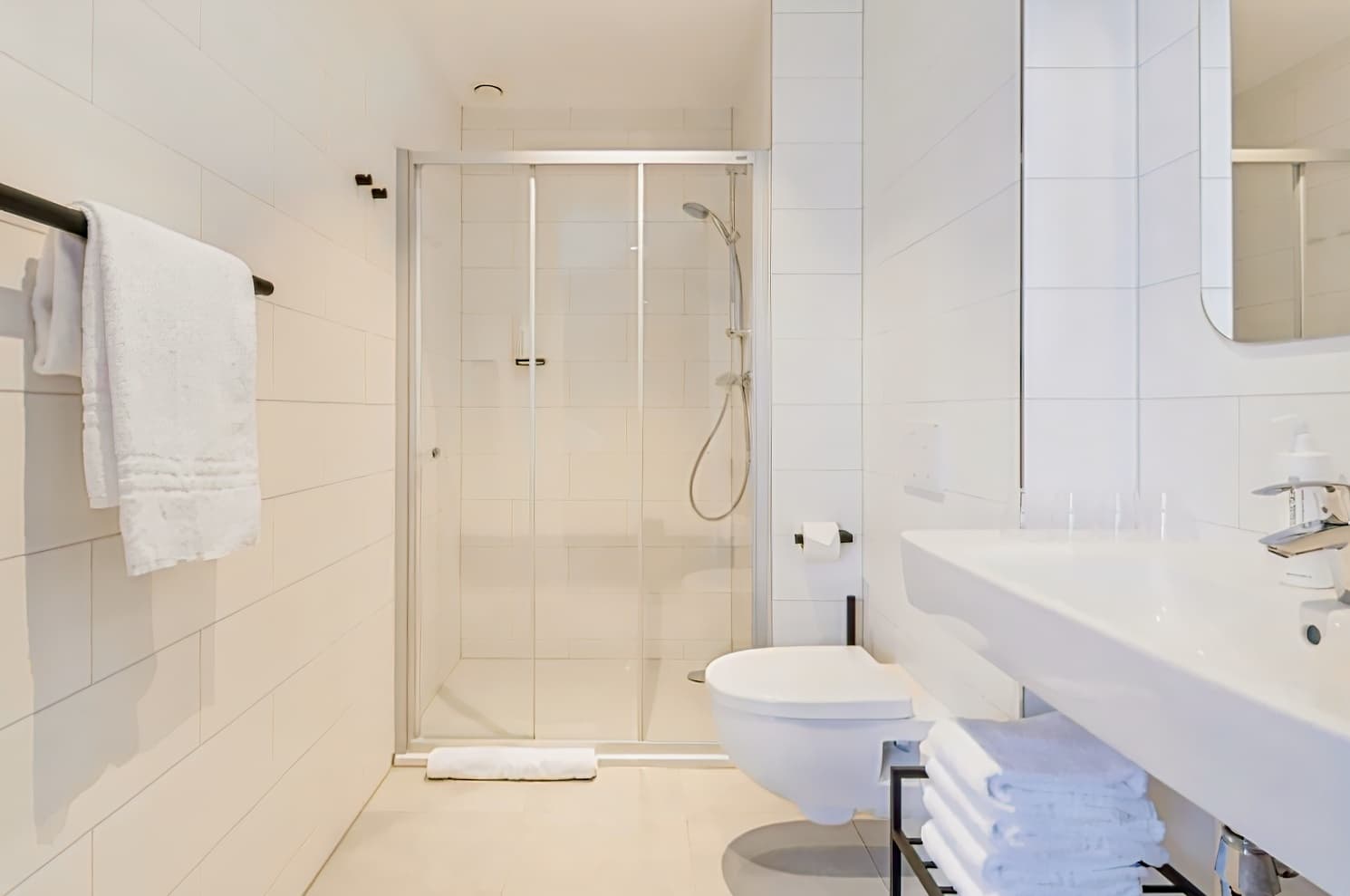 Corendon Amsterdam Schiphol Airport, a Tribute Portfolio Hotel