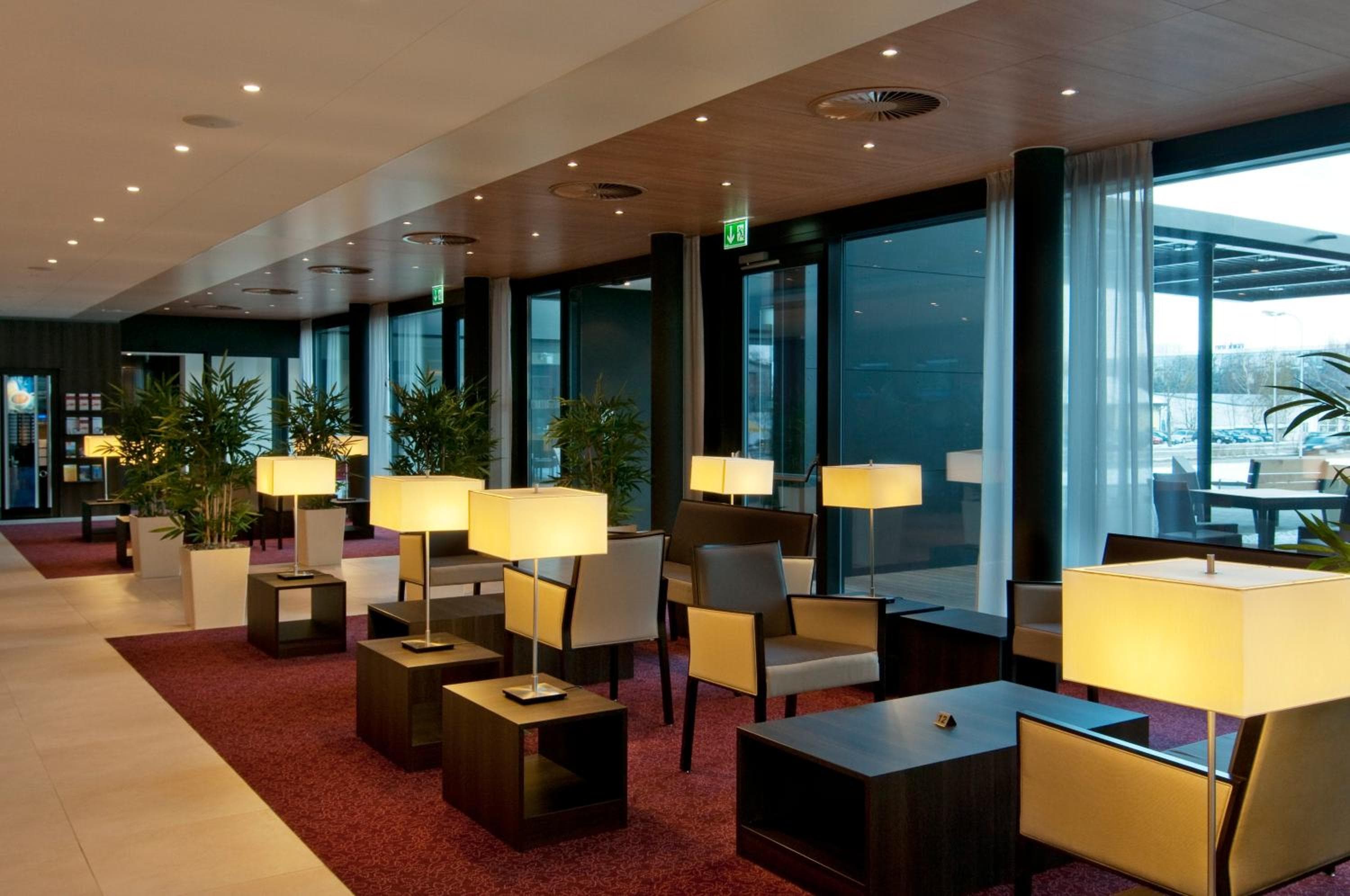 Holiday Inn Express Zürich Airport, an IHG Hotel