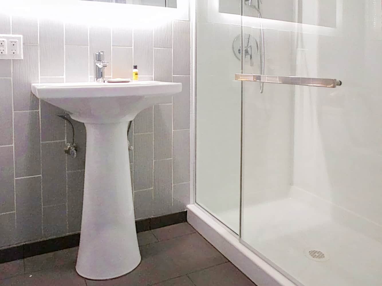 GLo Best Western Brooklyn NYC