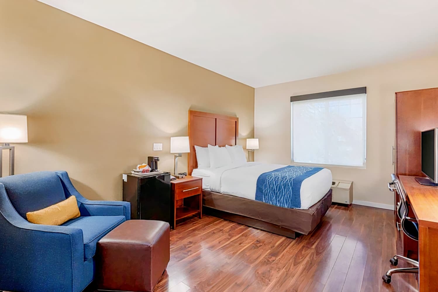 Comfort Inn & Suites Near Ontario Airport