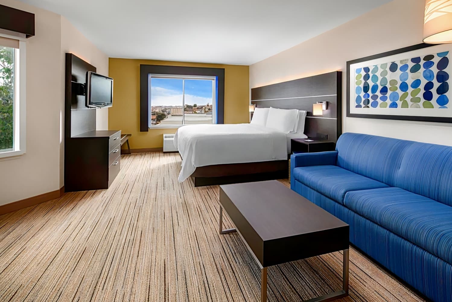 Holiday Inn Express Hotel & Suites Belmont