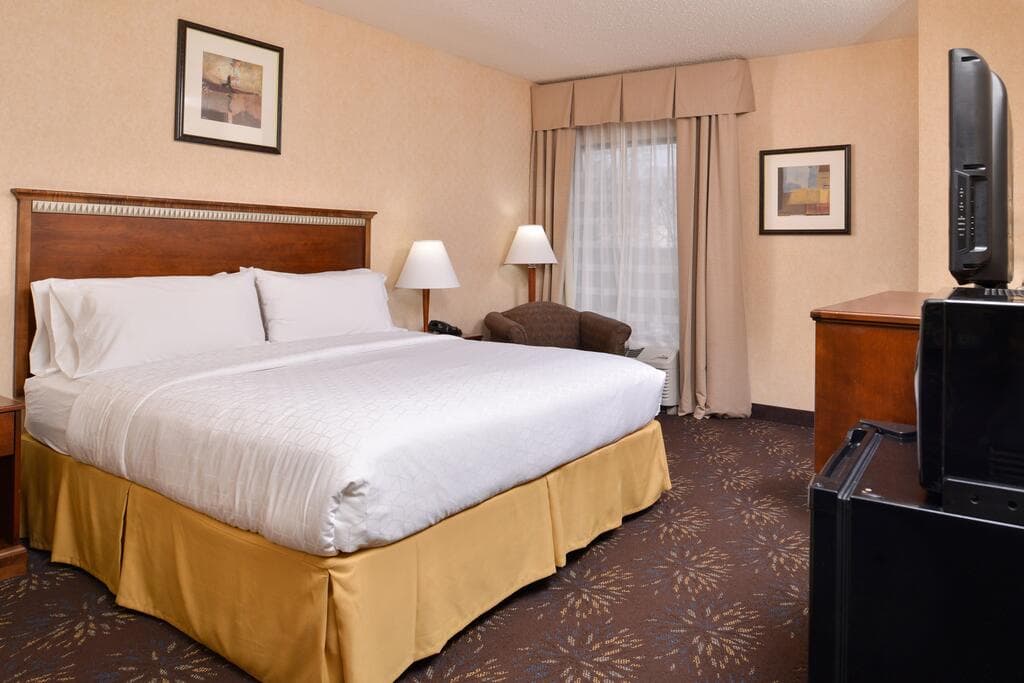 Holiday Inn Express Hotel & Suites West Chester