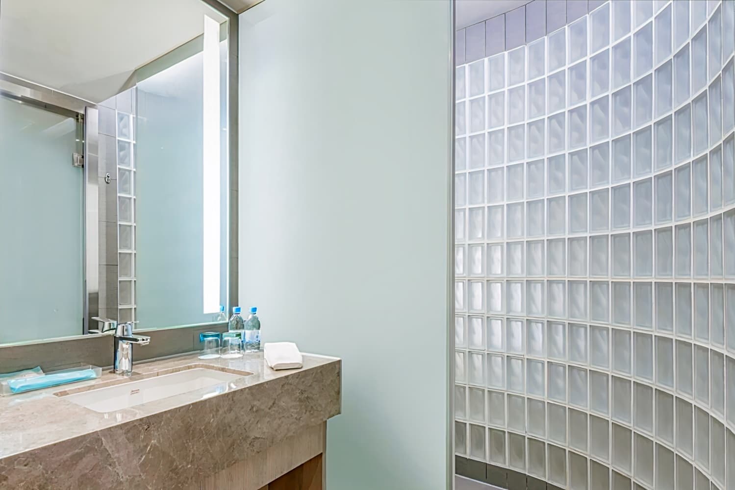 Holiday Inn Express Hong Kong Mongkok, an IHG Hotel