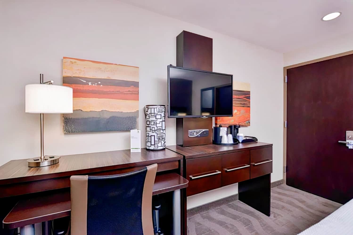 Holiday Inn New York JFK Airport Area