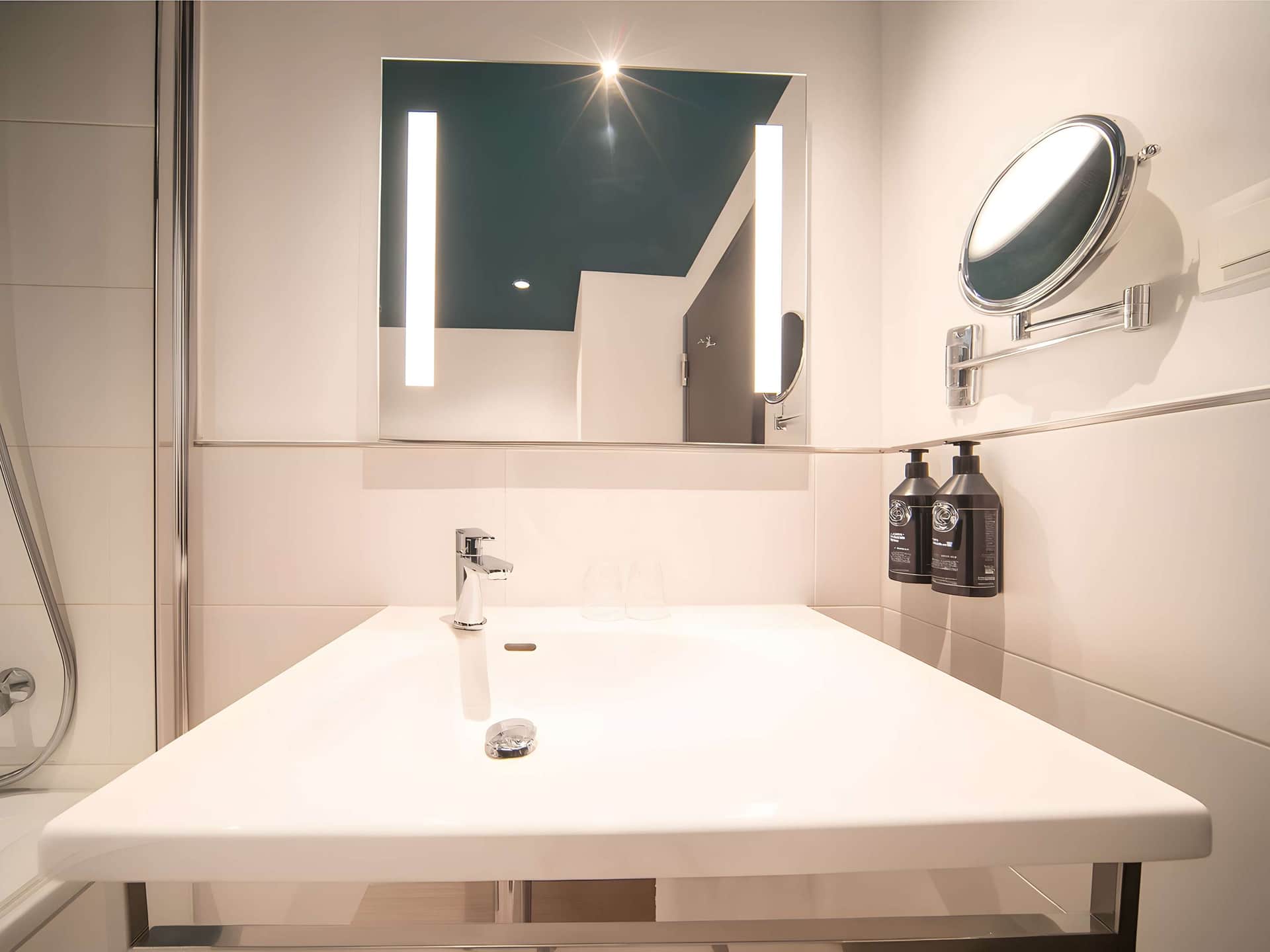 Maek Hotel Antwerpen Centraal - Handwritten Collection