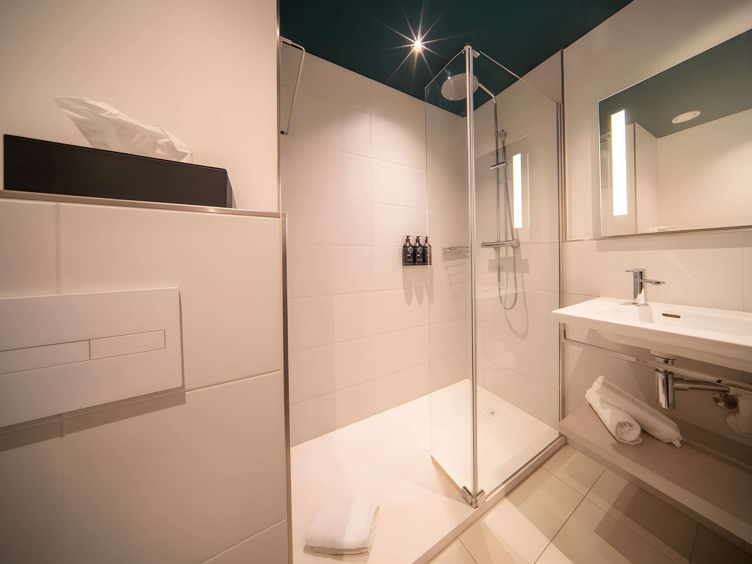 Maek Hotel Antwerpen Centraal - Handwritten Collection