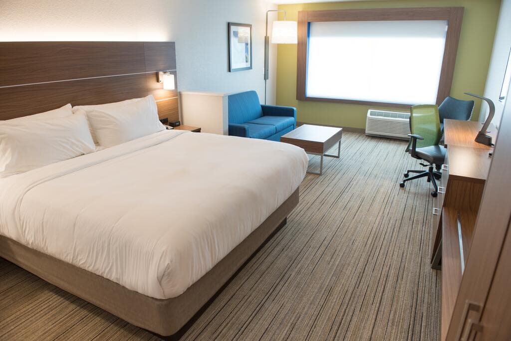 Holiday Inn Express & Suites - Fort Wayne North
