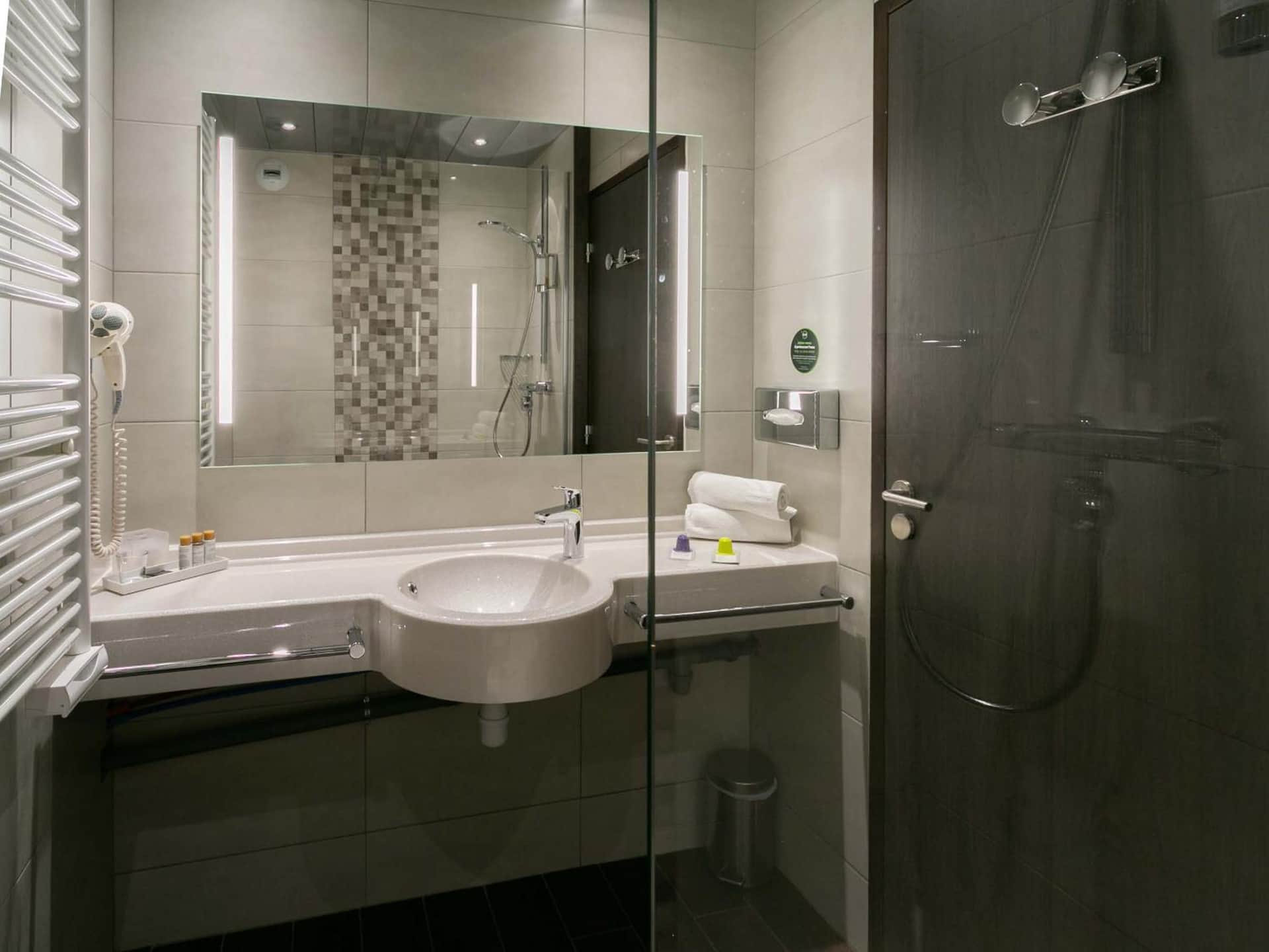 B&B Hôtel Strasbourg Nord Schiltigheim Lac 4 étoiles