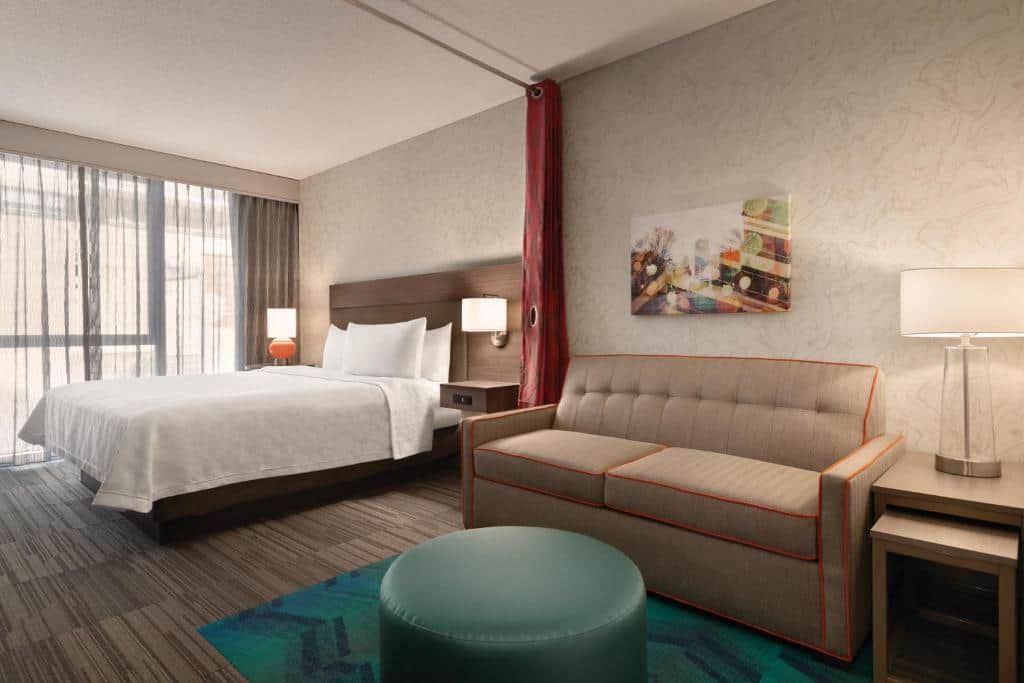 Home2 Suites by Hilton Chicago River North