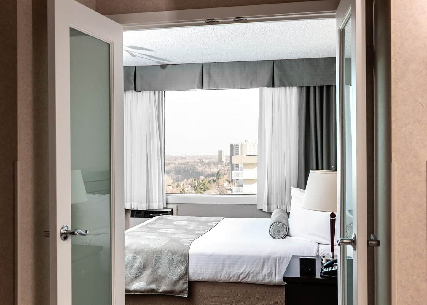 Campus Tower Suite Hotel
