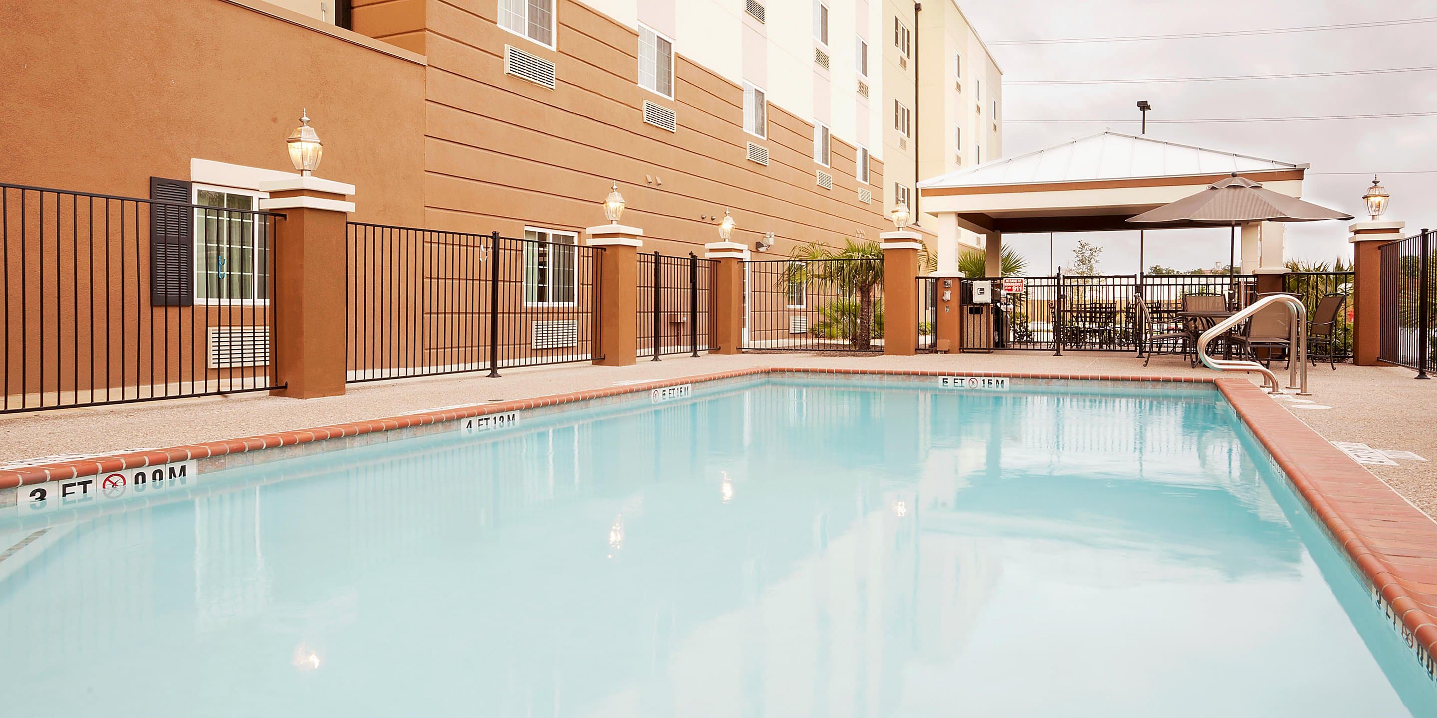 Candlewood Suites San Antonio Downtown, an IHG Hotel