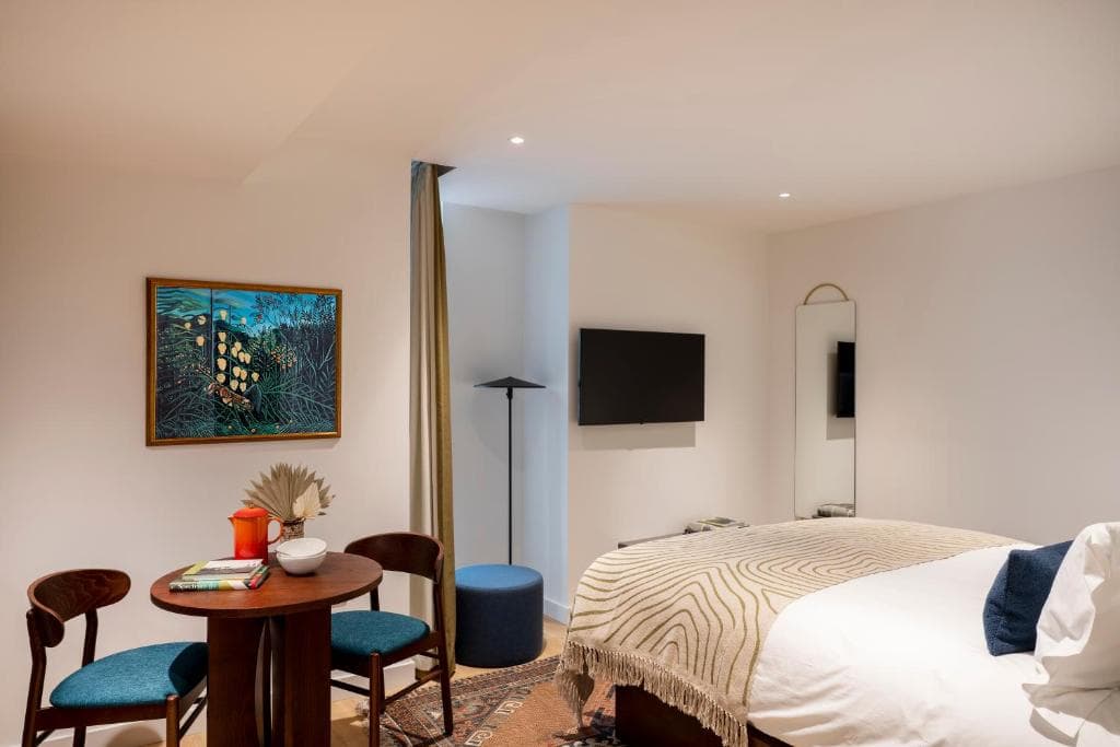 Cove Landmark Pinnacle