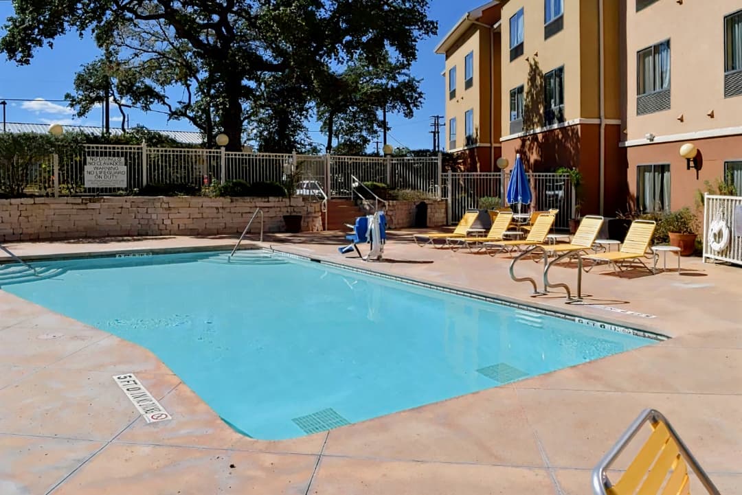 Fairfield Inn & Suites by Marriott San Antonio SeaWorld®/Westover Hills