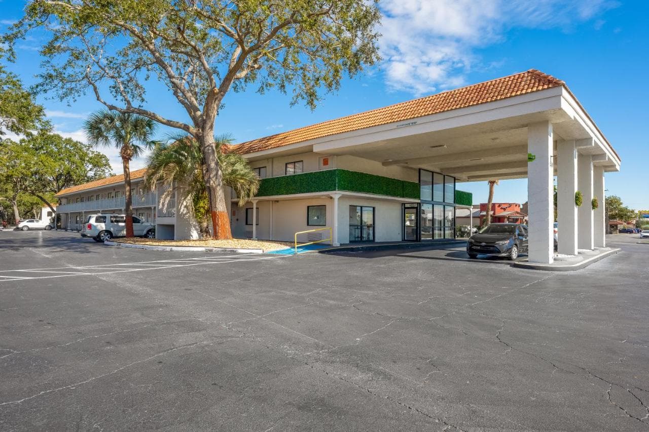 Travelodge by Wyndham Orlando Lake Buena Vista South