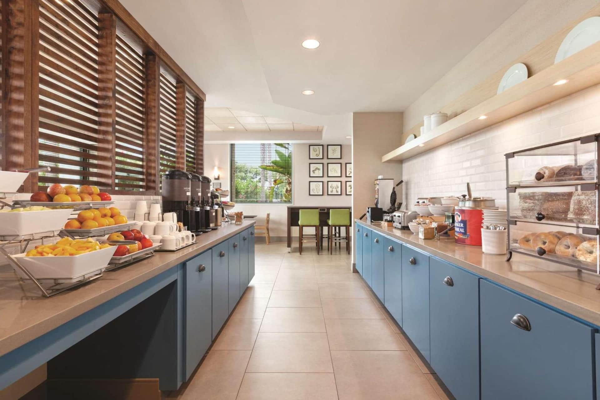 Country Inn & Suites by Radisson, San Diego North, CA