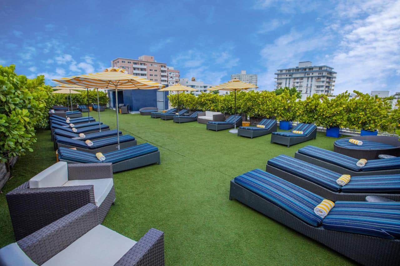 Catalina Hotel & Beach Club