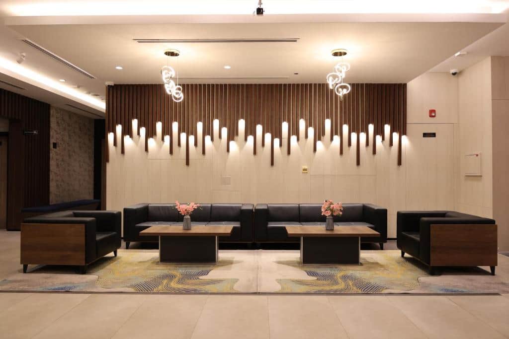 Kingsgate Canal Hotel LLC