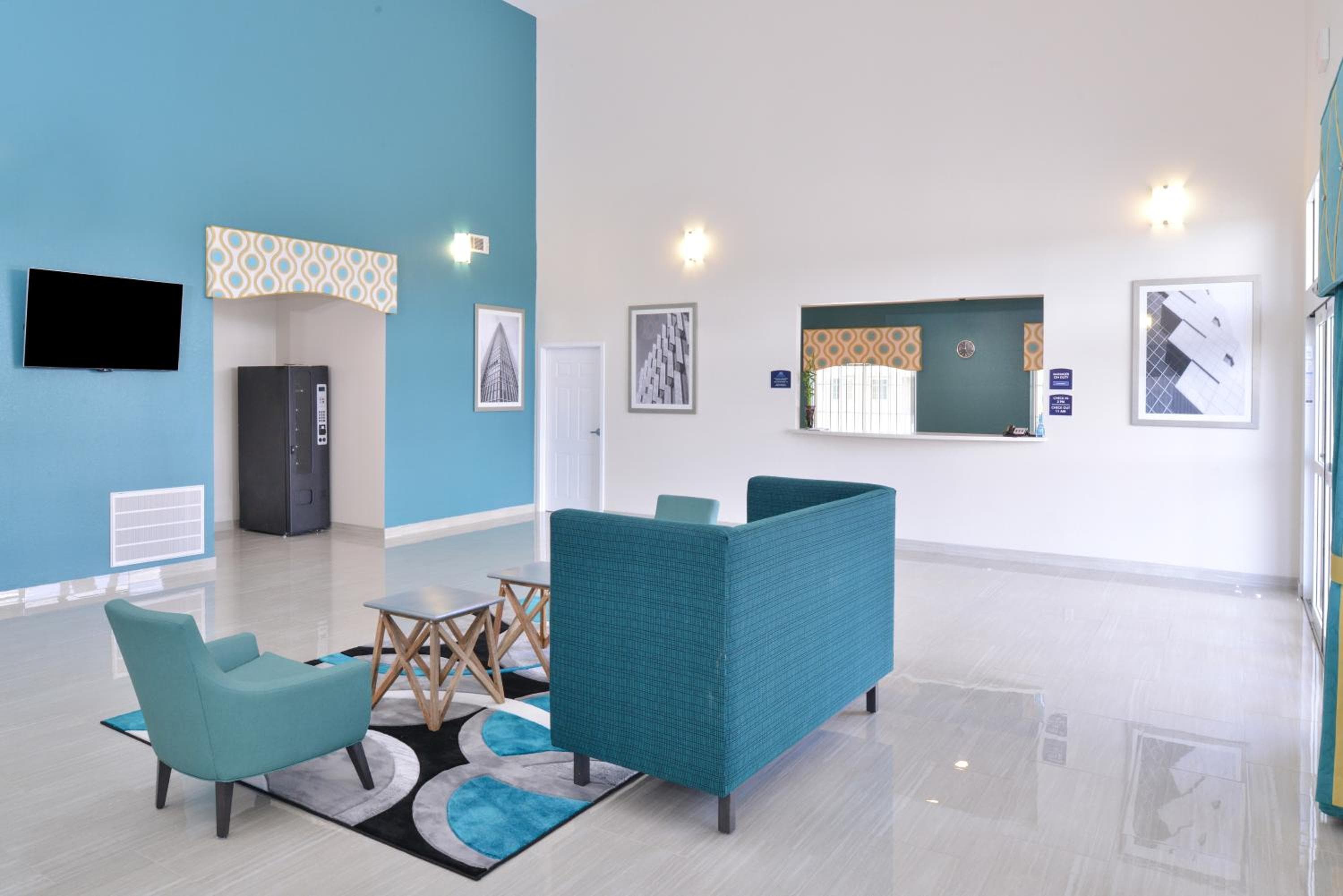 Regency Inn & Suites- NW Houston