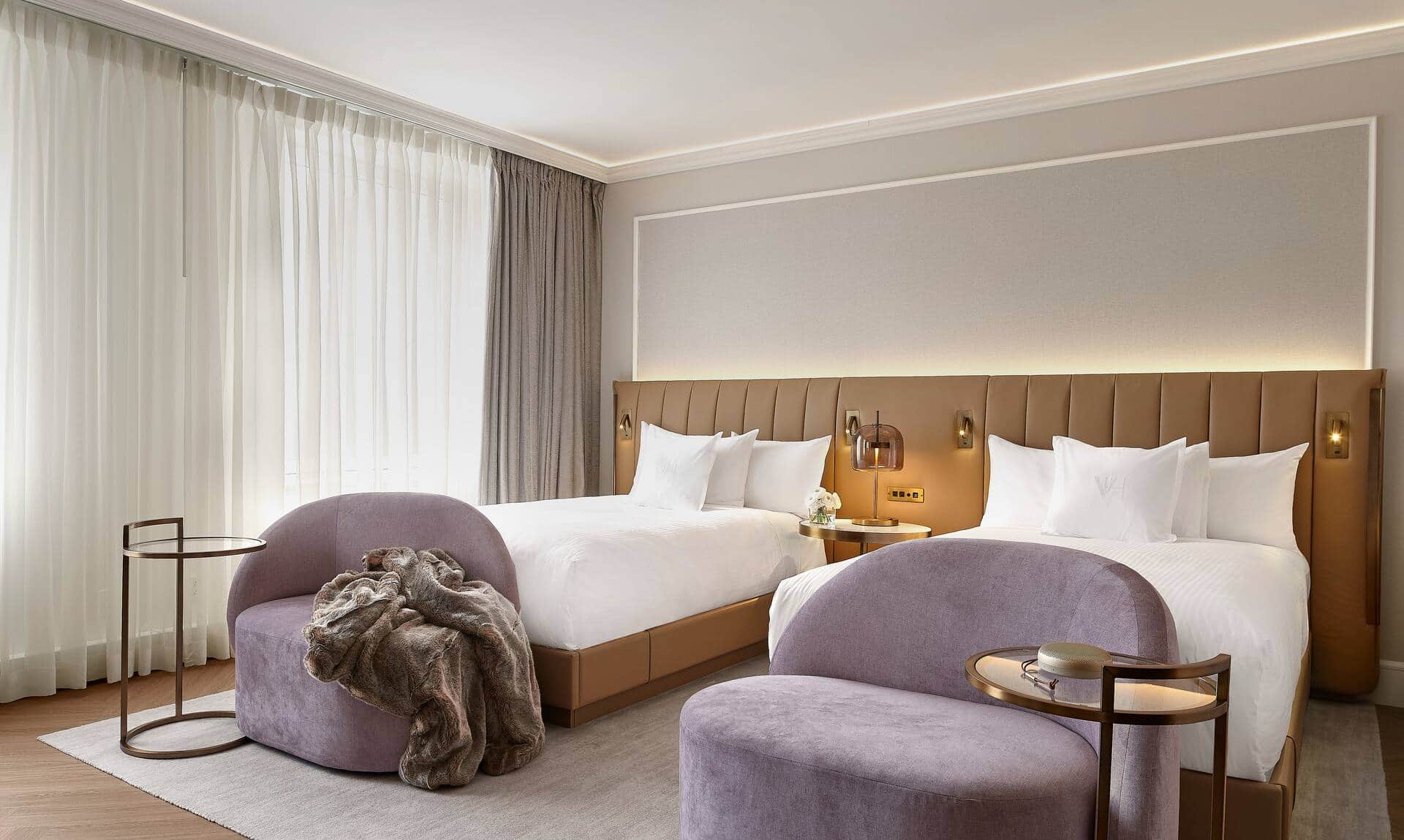 Vogue Hotel Montreal Downtown, Curio Collection by Hilton