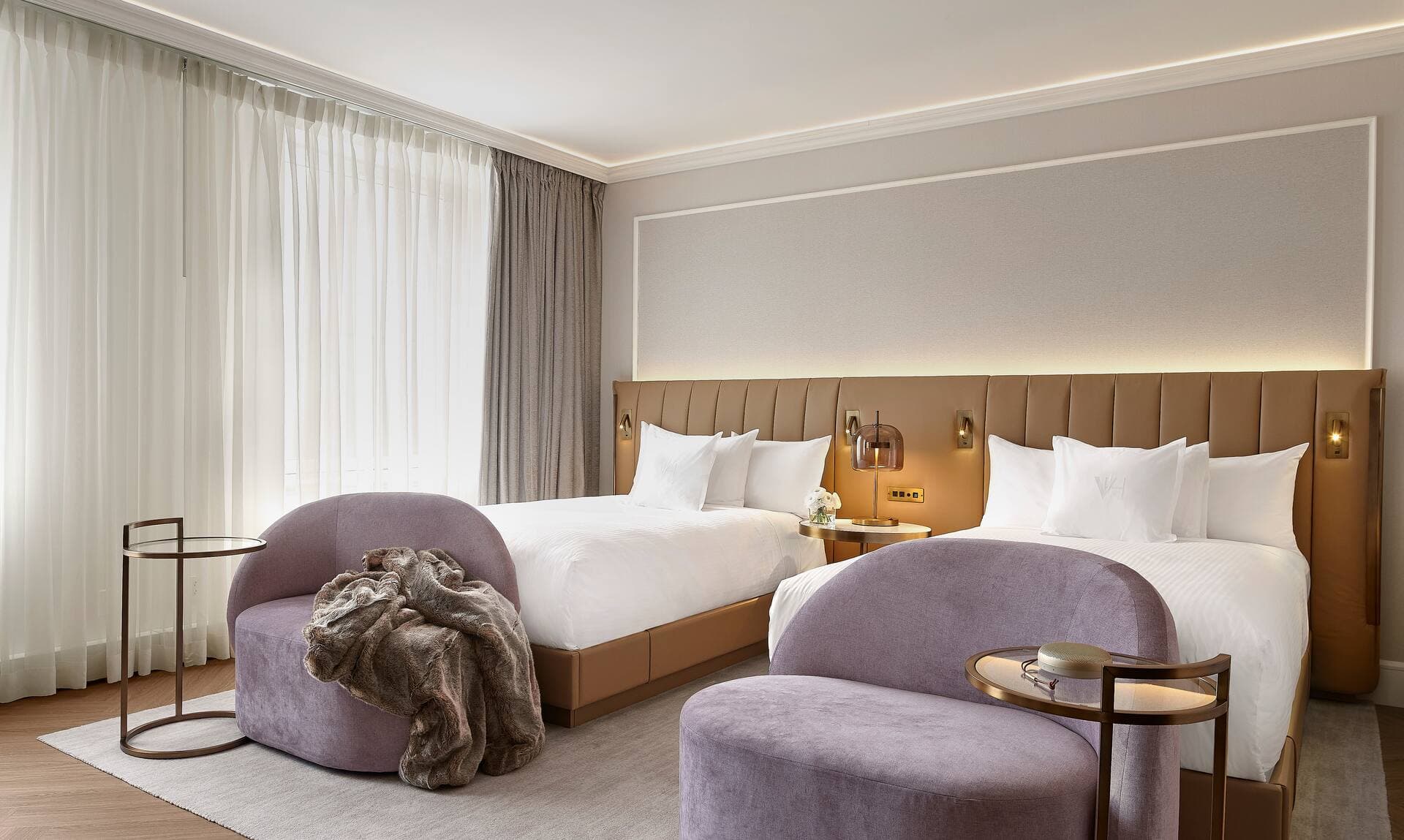 Vogue Hotel Montreal Downtown, Curio Collection by Hilton