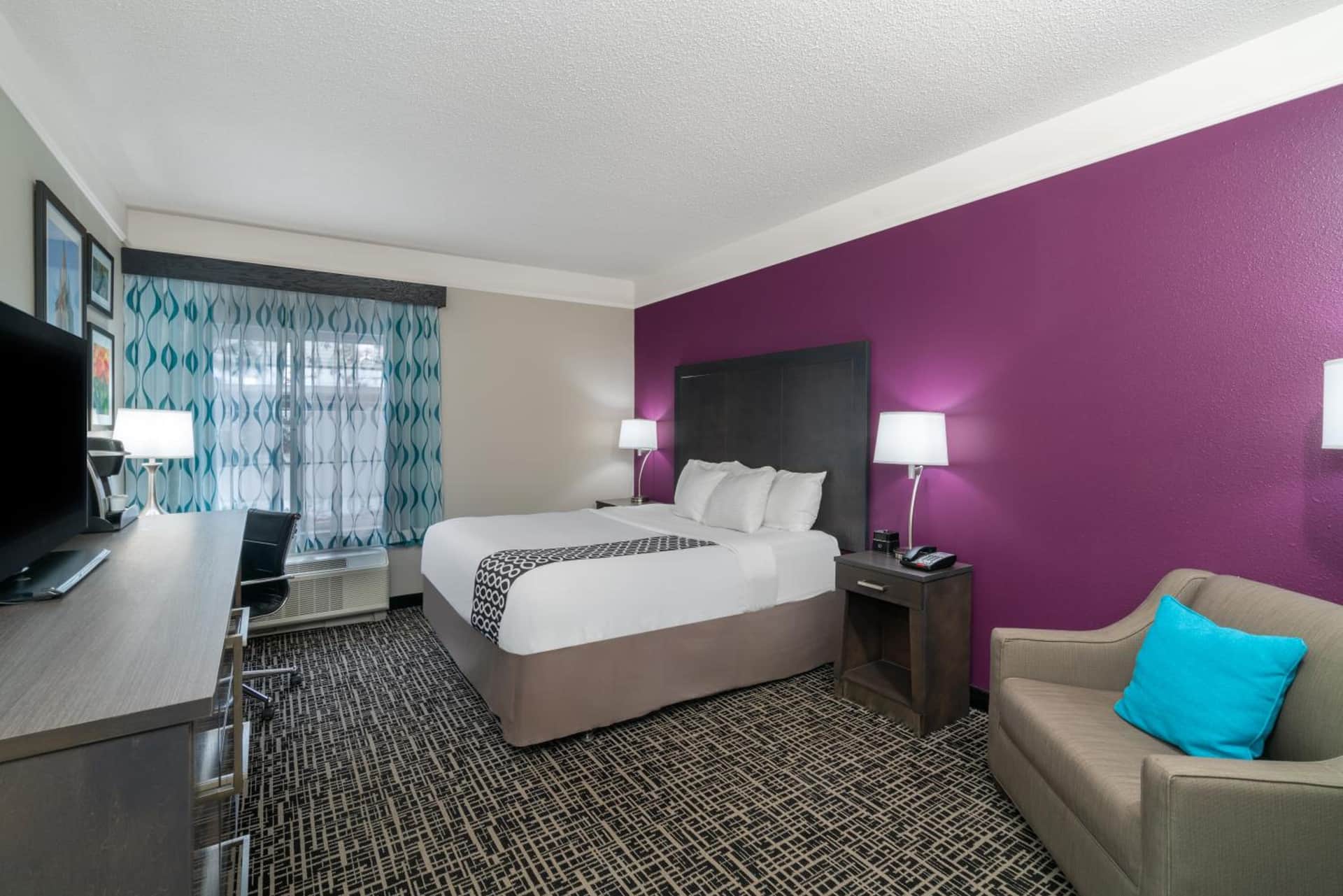 La Quinta by Wyndham Latham Albany Airport