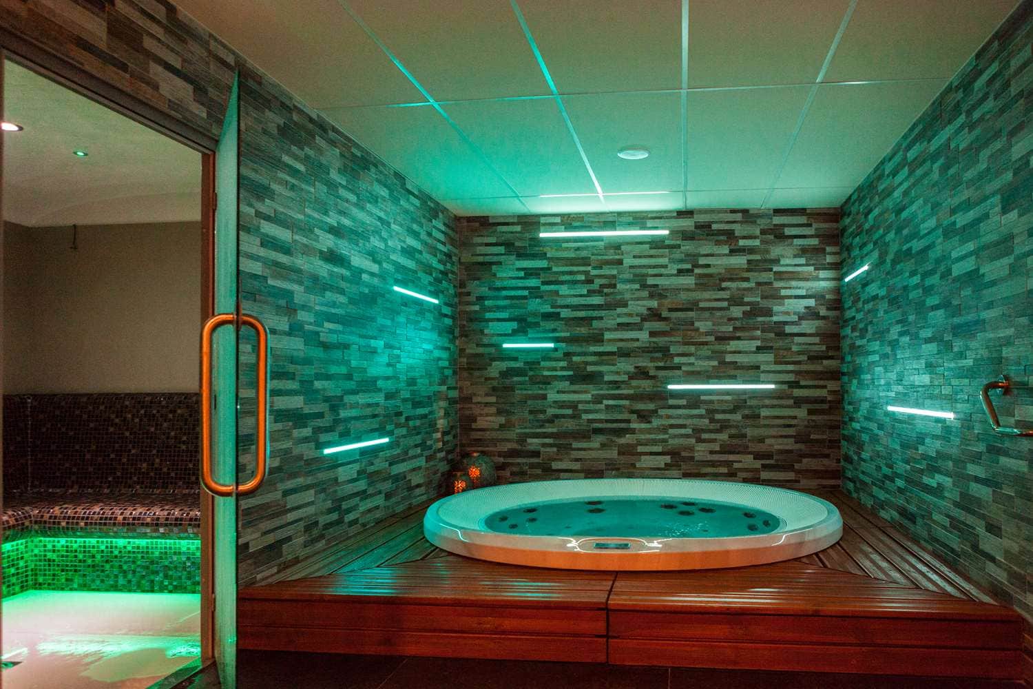 Kyriad Prestige Amiens Poulainville - Hotel and Spa