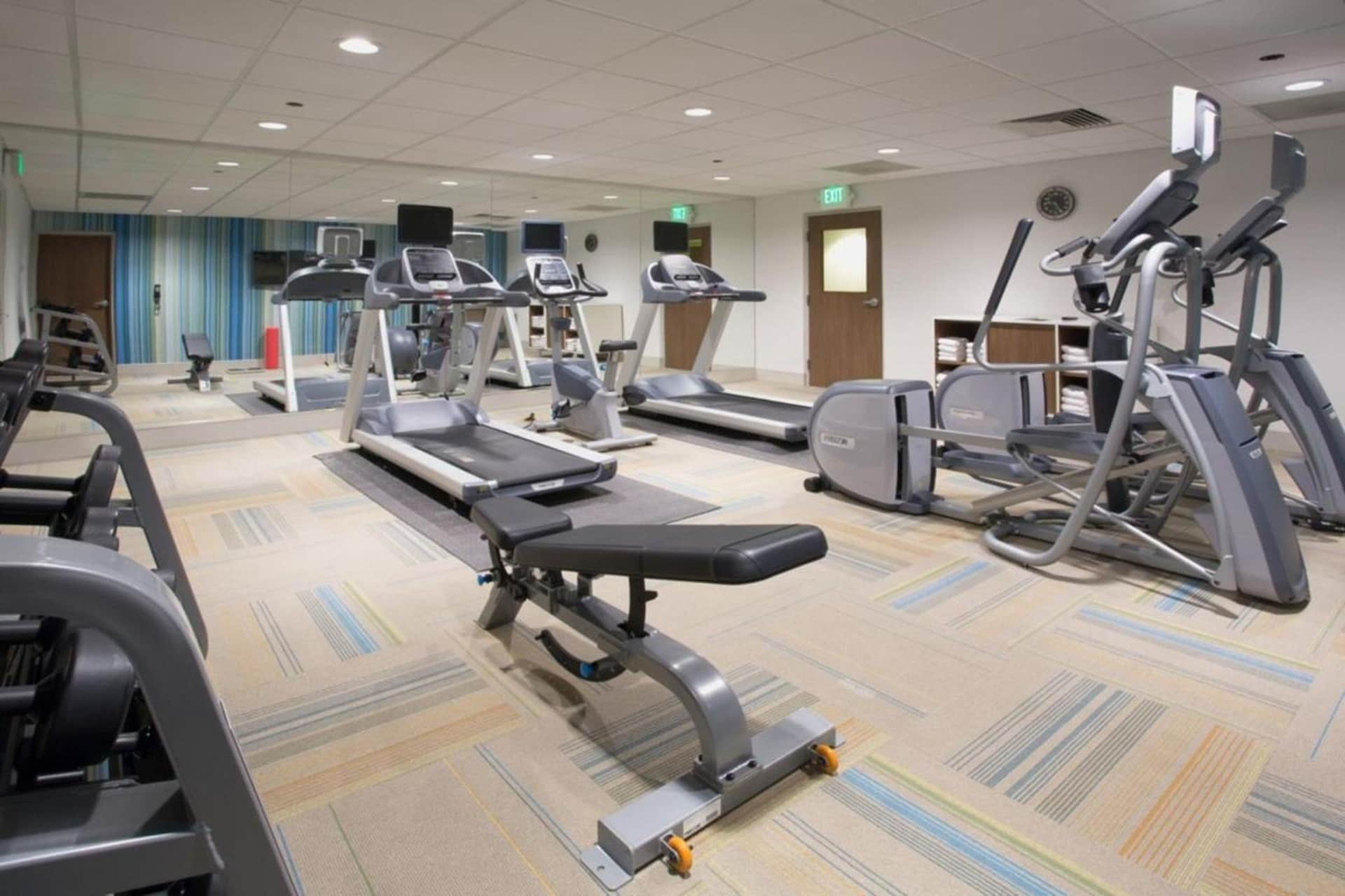 Holiday Inn Express & Suites - Toronto Airport South, an IHG Hotel