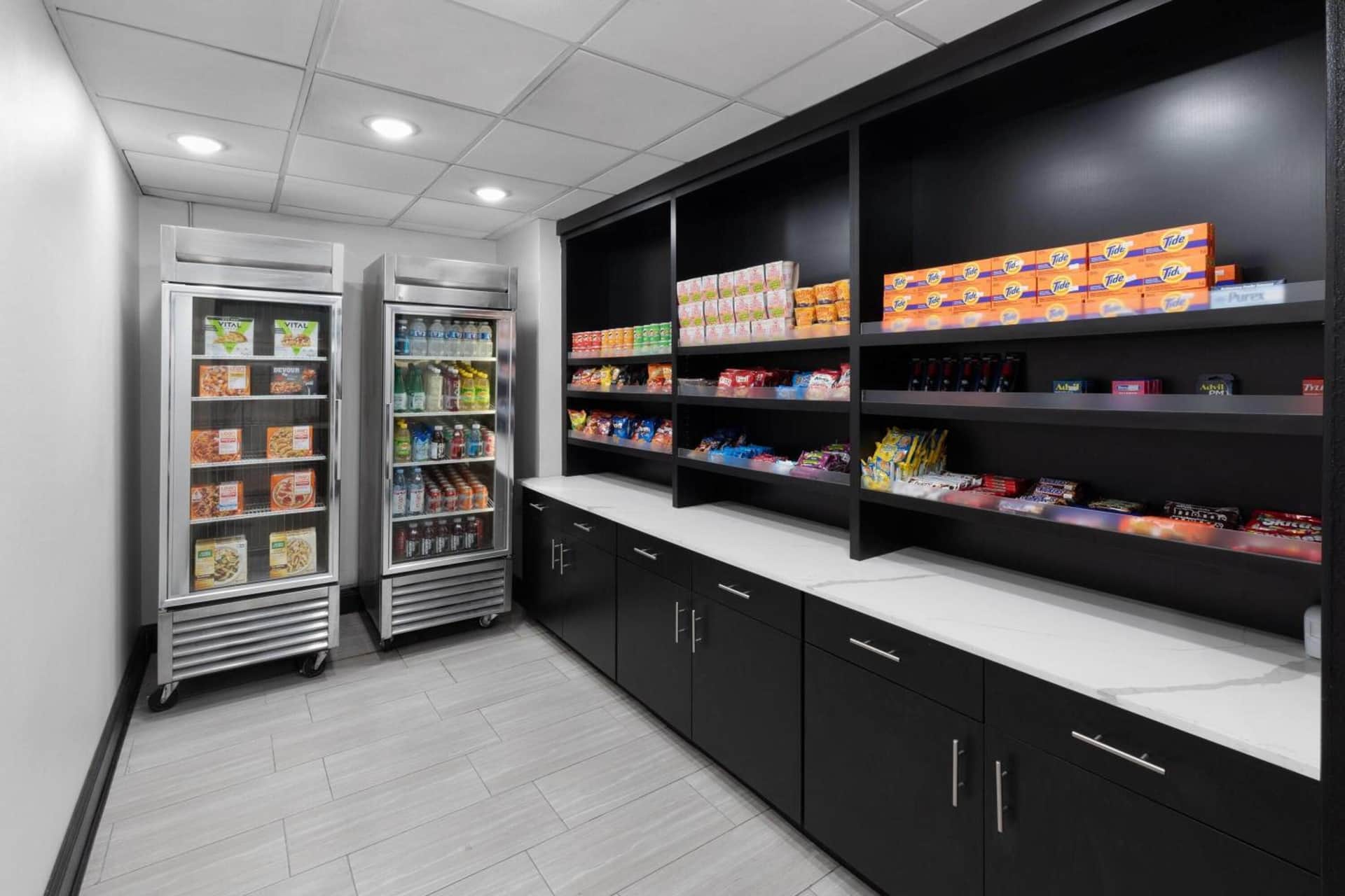 La Quinta Inn & Suites by Wyndham Houston Bush IAH South