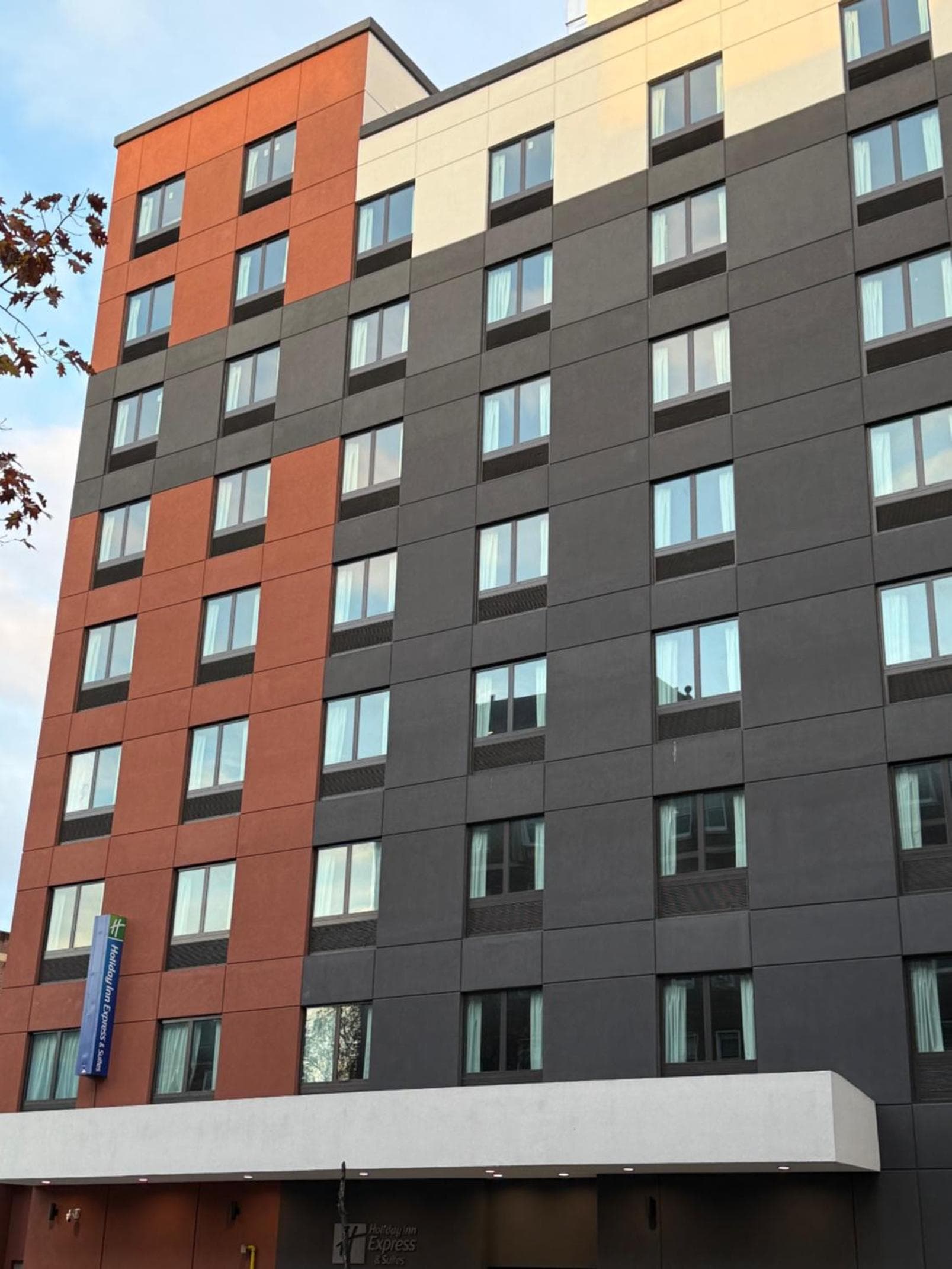Holiday Inn Express And Suites Bronx NYC, an IHG Hotel
