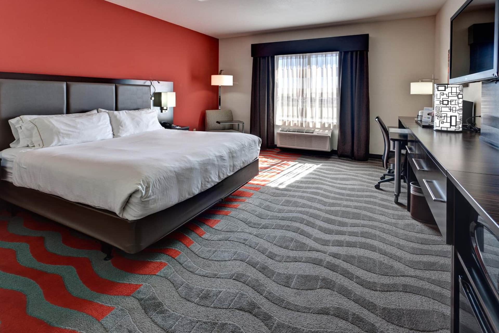 Holiday Inn Express & Suites Wichita Northwest Maize K-96