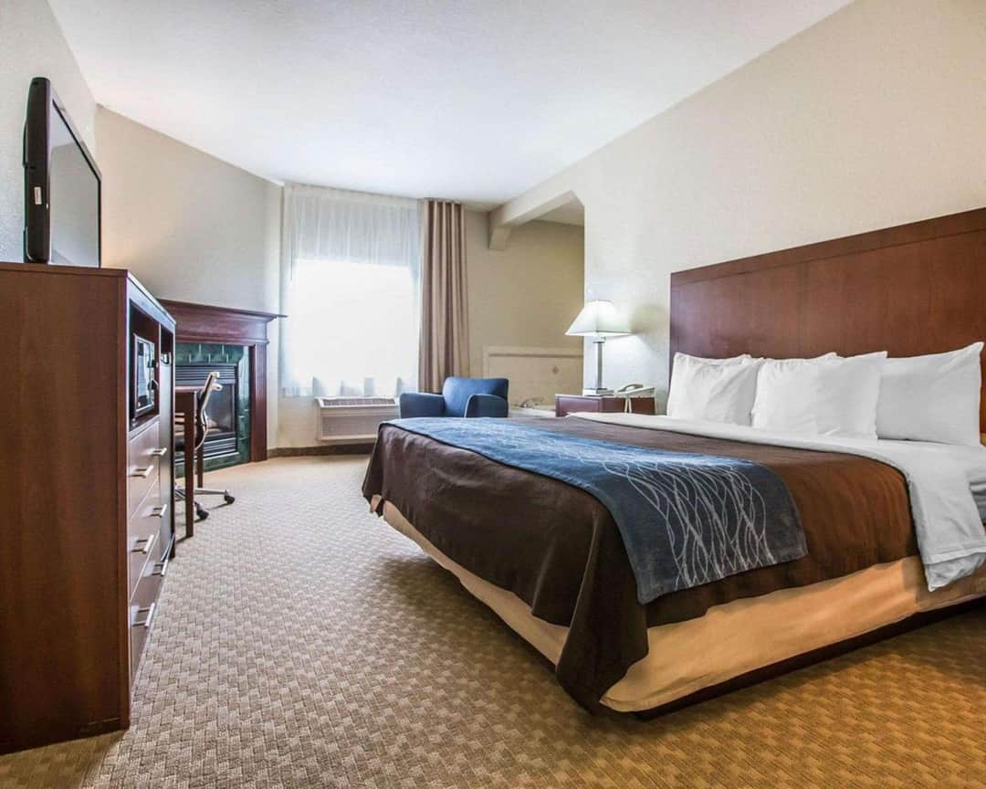 Quality Inn & Suites Dixon near I-88