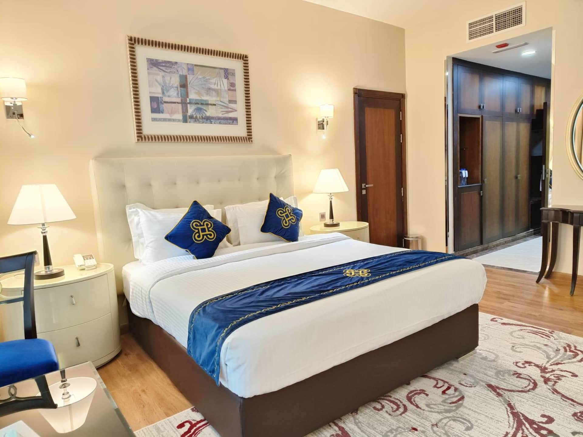 Seven Seas Hotel