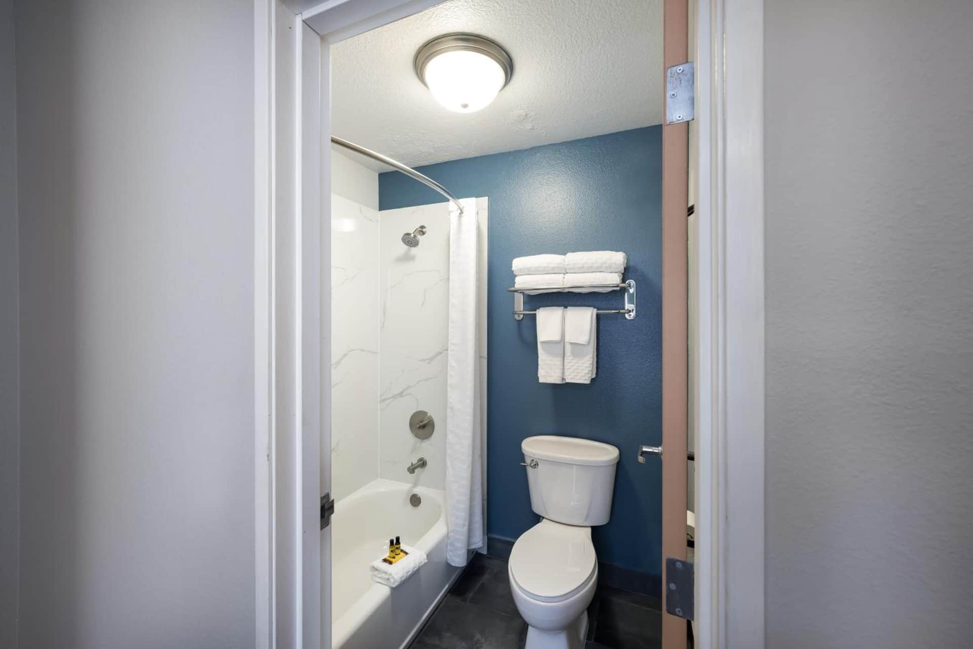Best Western PLUS Mountain View Auburn Inn