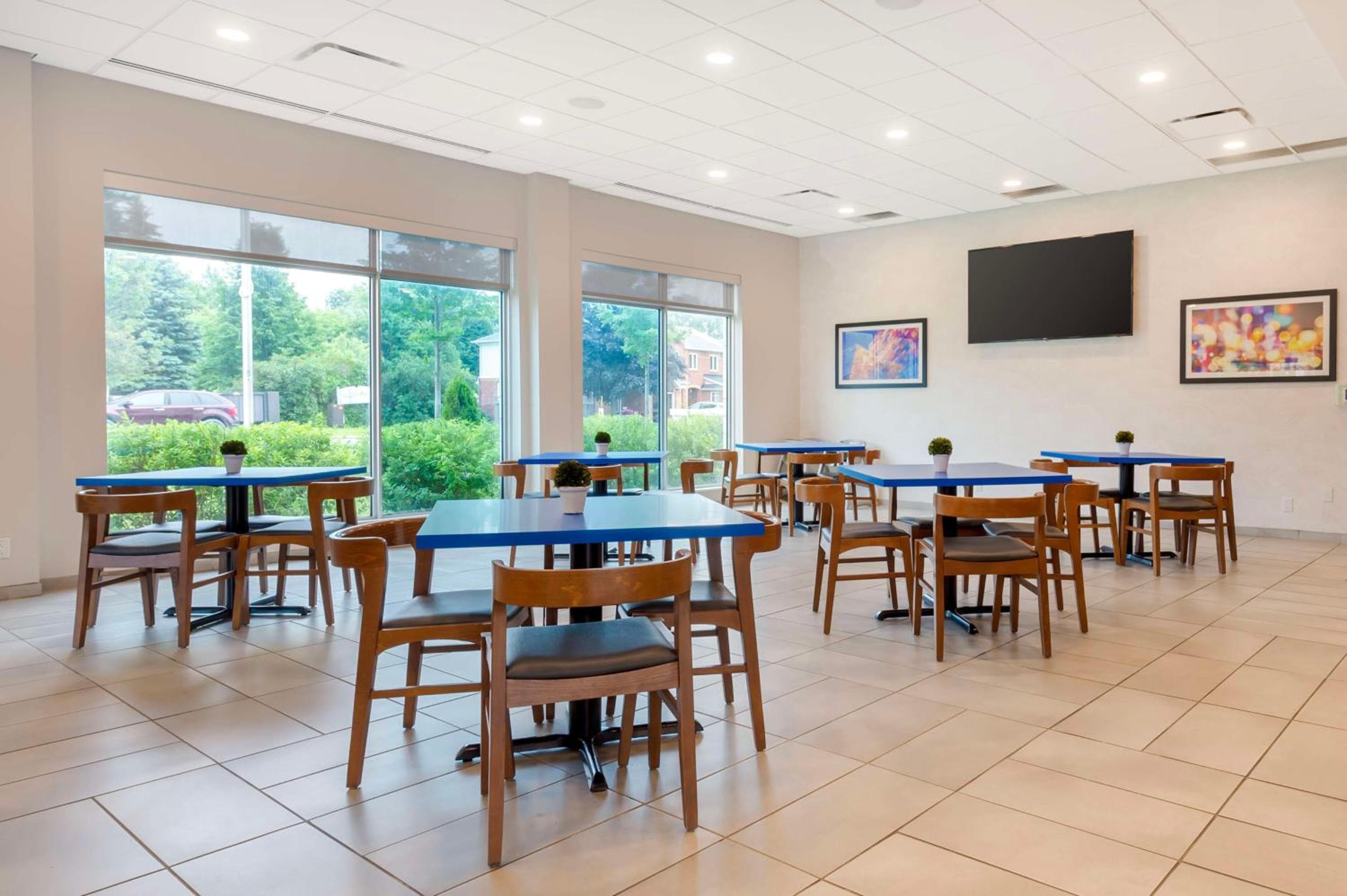 GLō Best Western Kanata Ottawa West