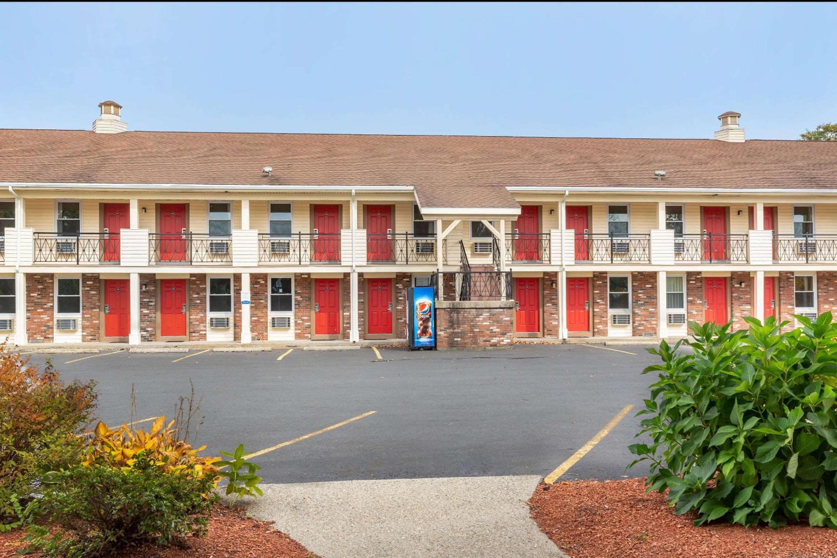 Econo Lodge Sturbridge Route 20