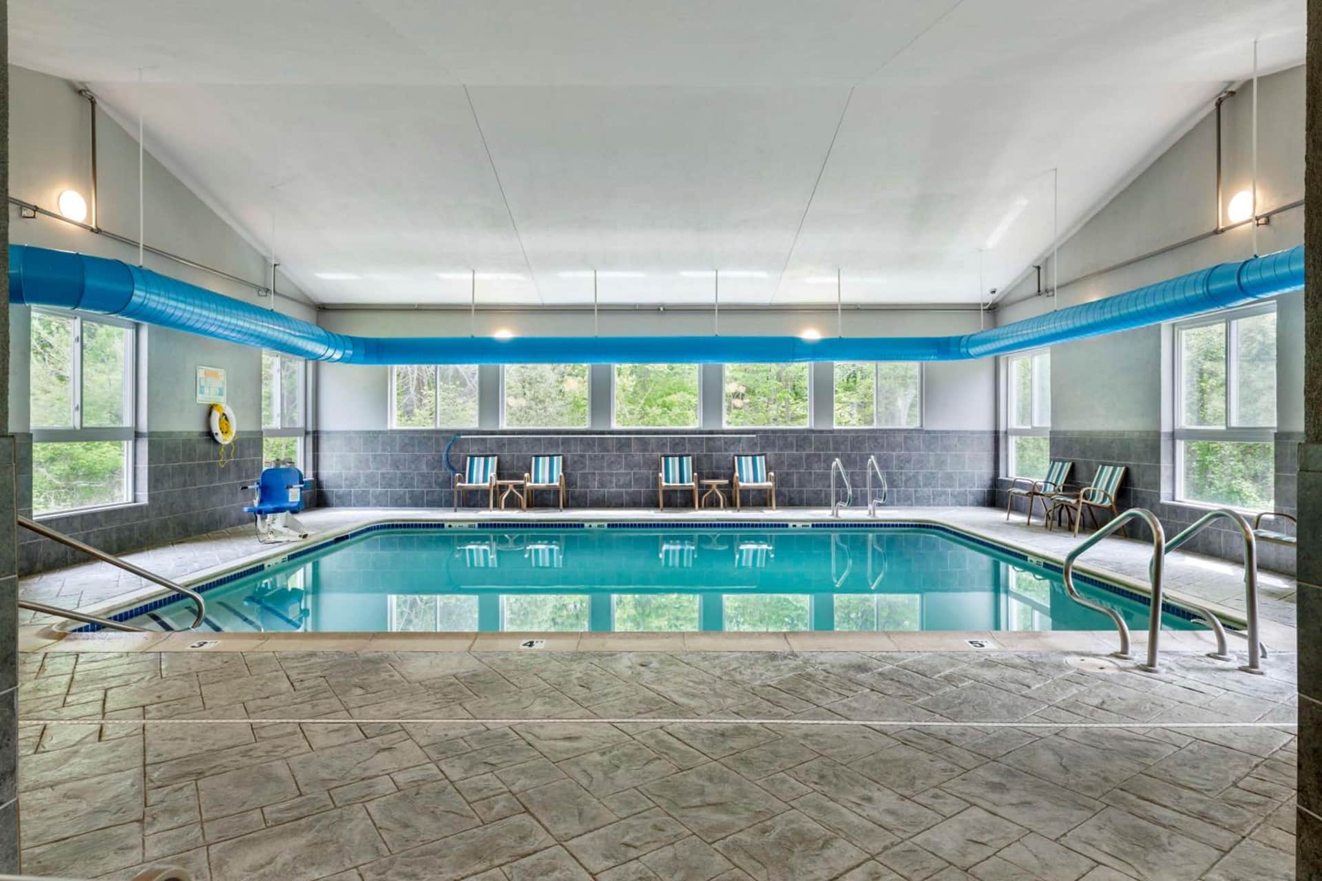 Best Western PLUS NEW ENGLAND INN & SUITES